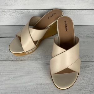 Torrid Women's Bone PU Platform Slip On Wood Wedge Heels in Size 12